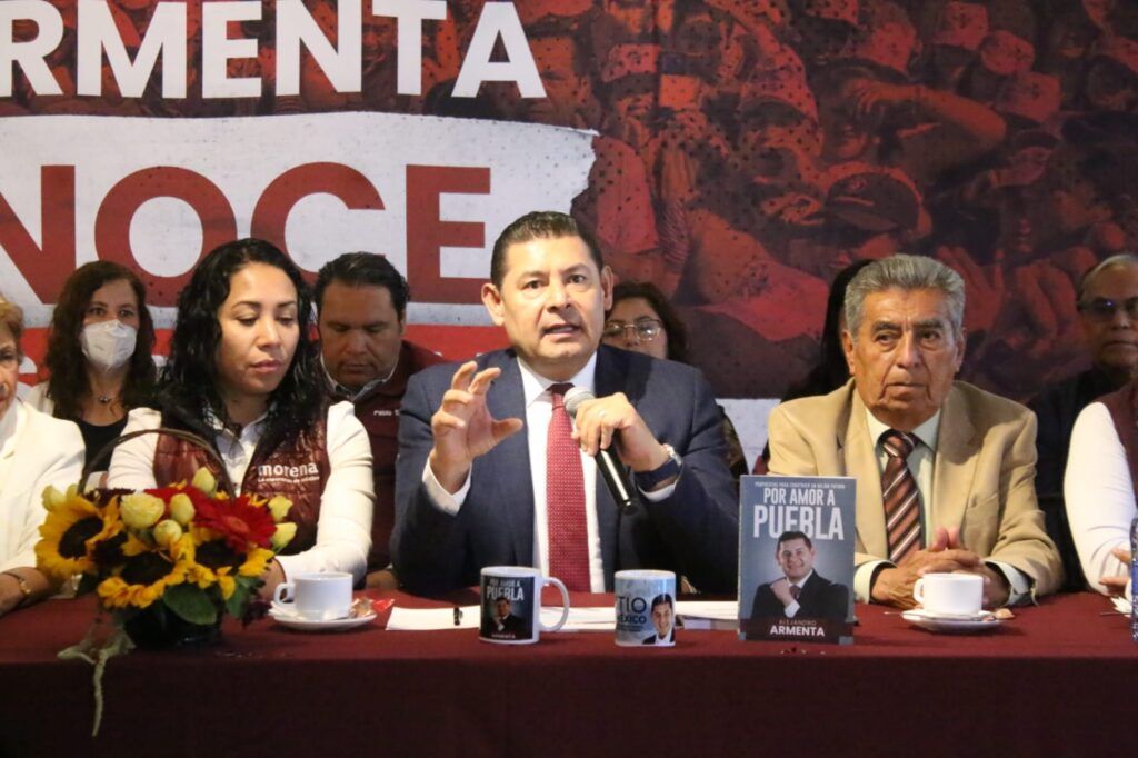 Alejandro Armenta.