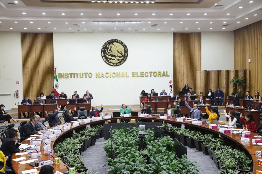 Fechas, sedes y detalles: Todo lo que debes saber sobre los debates presidenciales del INE