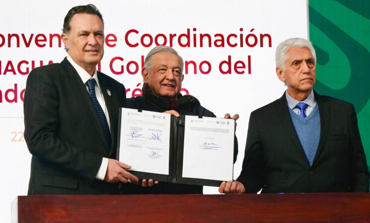 AMLO firma convenio con Querétaro para garantizar agua en zona metropolitana del estado