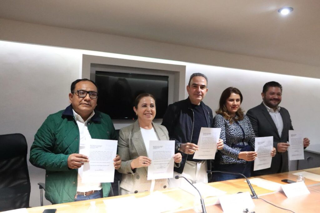 Desbandada en el PRI Puebla: Renuncian 5 diputados, incluido Estefan Chidiac