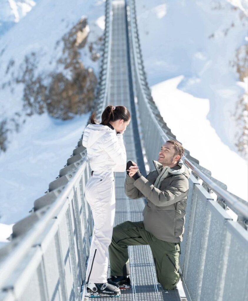 Ed Westwick reconocido como Chuck Bass, anuncia su compromiso en un romántico Escenario en Suiza