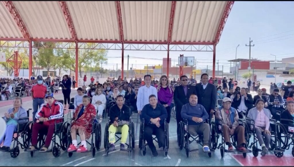 Tepeaca entrega sillas de ruedas donadas por el Embajador de Taiwán