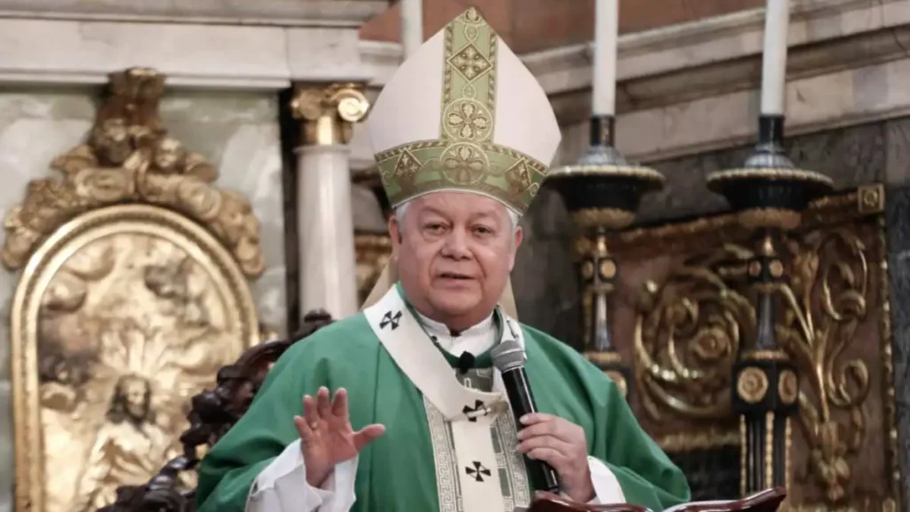 Éxito en la cirugía del arzobispo de Puebla, Víctor Sánchez Espinosa