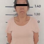 En respuesta a un reporte ciudadano, Policías Municipales de la Secretaría de Seguridad Pública y Protección Ciudadana (SSPPC) de San Andrés Cholula, detuvieron a Elia Carmela "N." de 44 años, Gisela "N." de 51 años y a una joven de 16 años, como presuntas responsables de robo al interior de una vivienda en el Fraccionamiento La Vista Country Club. Los elementos fueron alertados, vía radio de comunicación, para que acudieran a la calle Vista Clara del referido residencial, ya que una ciudadana manifestó que las empleadas que laboraban en su hogar habrían sustraído tres anillos de oro, valuados en 200 mil pesos aproximadamente. Por tal motivo y a petición de parte, las mujeres fueron detenidas y puestas a disposición de la Fiscalía General del Estado, en tanto, la menor de edad fue trasladada a la Agencia Especializada en Justicia para Adolescentes, para continuar con las investigaciones a las que haya lugar. La Policía Municipal liderada por el presidente municipal, Edmundo Tlatehui, mantiene esquemas de vigilancia en las diferentes zonas habitacionales para prevenir, contener e inhibir delitos y faltas administrativas.