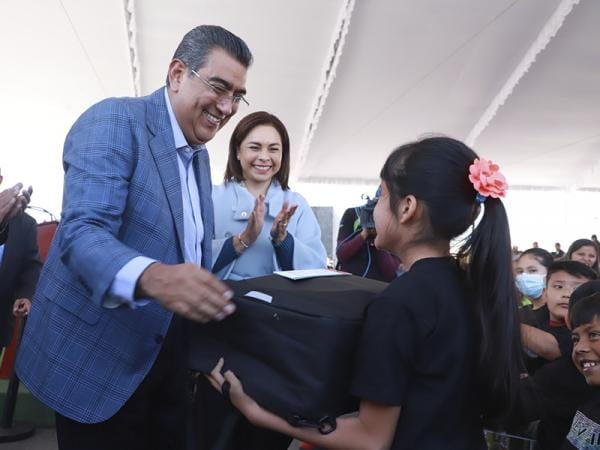 Con beneficencia pública, gobierno estatal se ocupa por mejorar calidad de vida de poblanas y poblanos: Sergio Salomón
