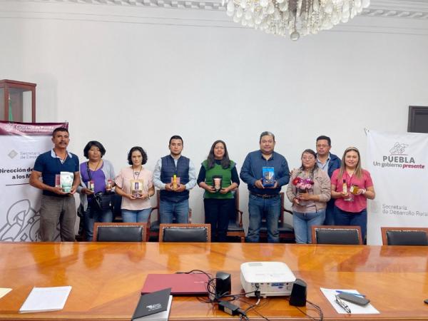 Vincula SDR a productoras y productores con la cadena Walmart