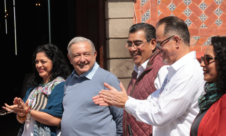 AMLO anuncia inauguración de fábricas de la Sedena en Puebla
