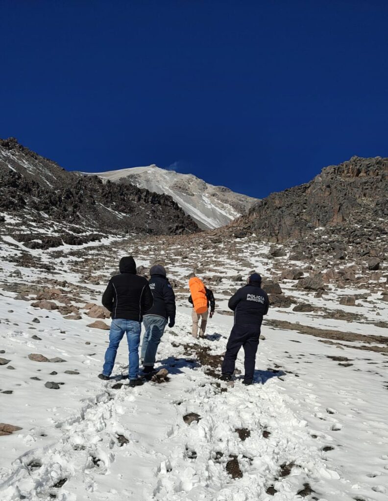 En sinergia, gobierno estatal localiza a alpinista desaparecido en Pico de Orizaba