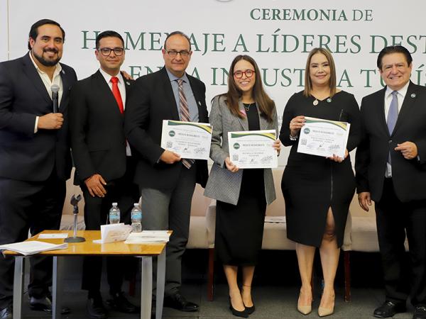 Nombran “Expertos en Turismo” a Marta Ornelas como mejor secretaria del ramo