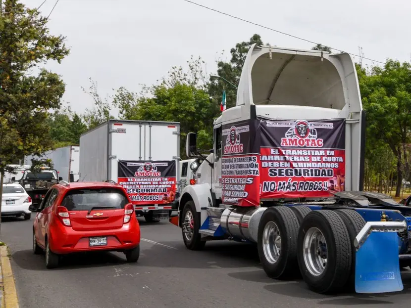 Transportistas de AMOTAC se manifiestan en la Vía Corta a Santa Ana por inseguridad