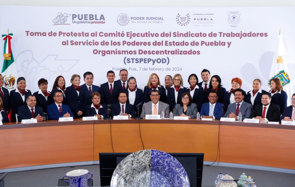 En Puebla, garantizados derechos de trabajadores al servicio del estado, refrenda Sergio Salomón