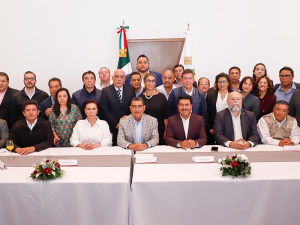 Garantiza Gobierno de Puebla derechos de trabajadores al servicio del estado, reafirma Sergio Salomón