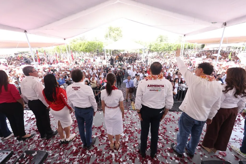 Reciben 25 mil poblanos a Sheinbaum y a Armenta en la campaña ganadora