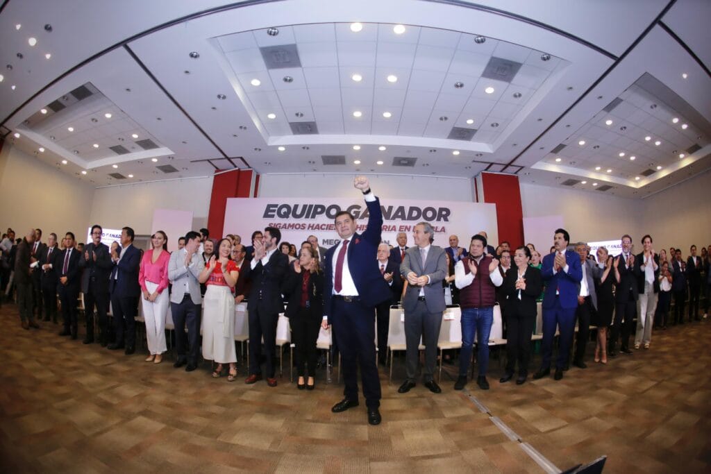 Armenta pondera a Obradotistas y morenistas en su equipo de campaña