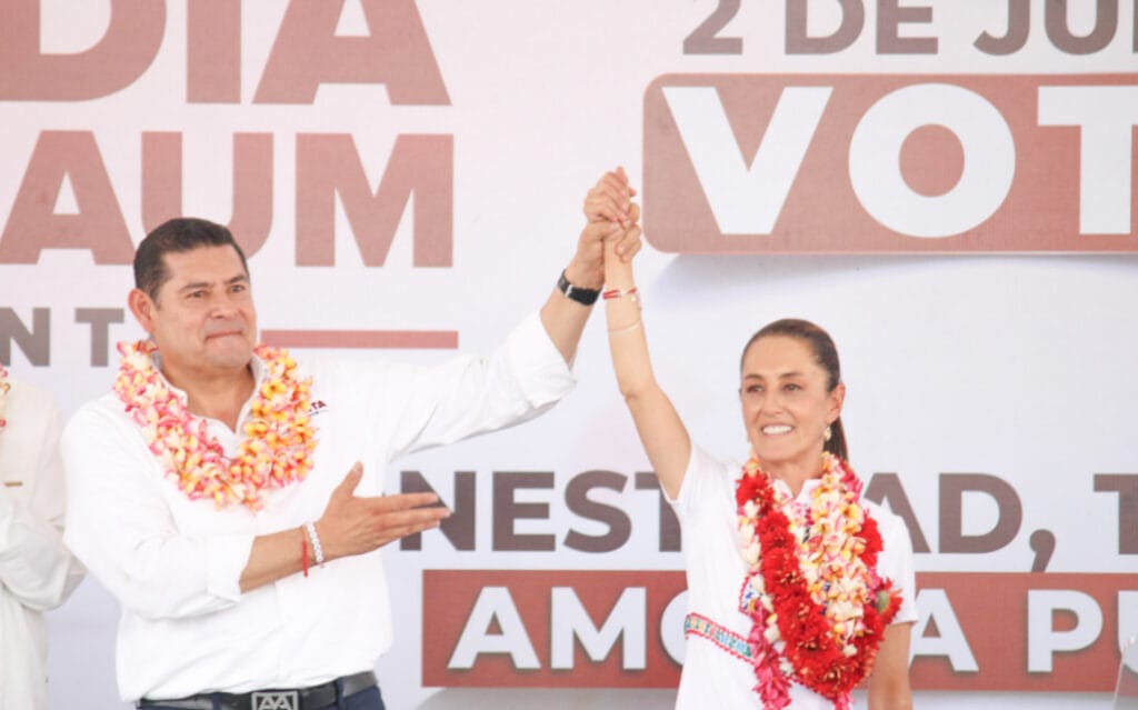 Alejandro Armenta inicia campaña en Izúcar de Matamoros junto a Claudia SheinbaumAlejandro Armenta inicia campaña en Izúcar de Matamoros junto a Claudia Sheinbaum