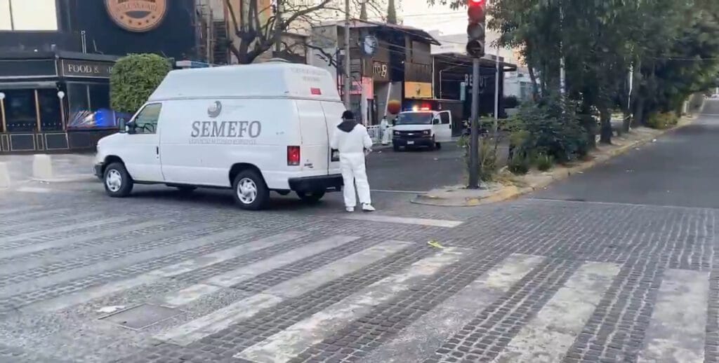 Muere hombre en riña en Avenida Juárez; hay una persona detenida