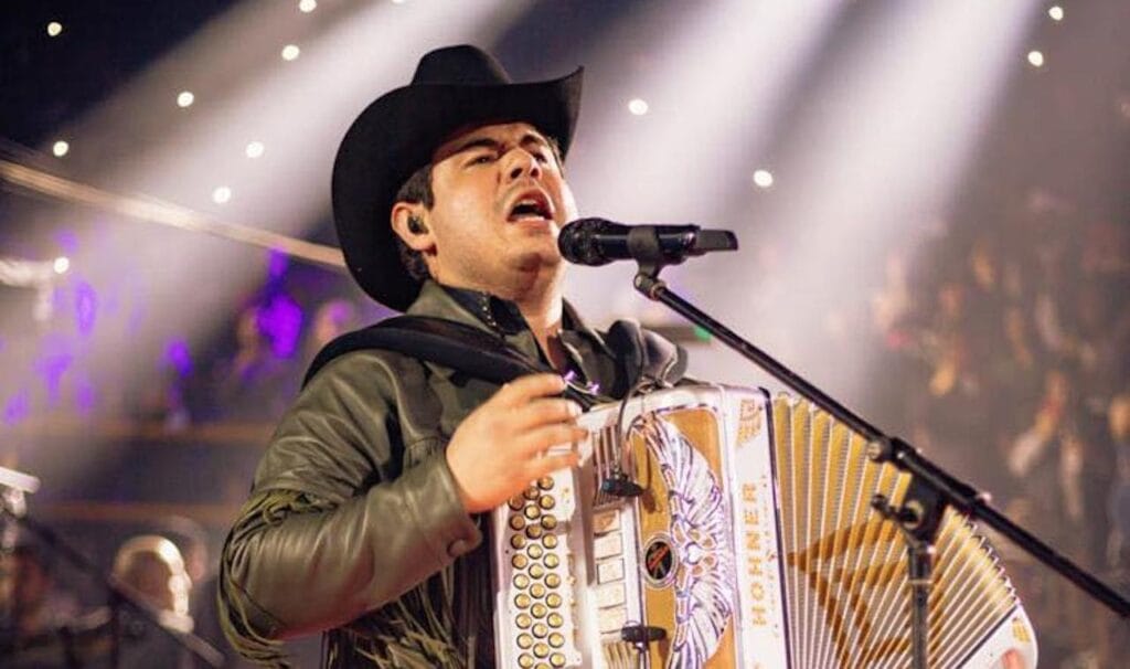 Alfredo Olivas agota entradas en tiempo récord y anuncia nueva fecha para el Palenque de la Feria de Puebla 2024