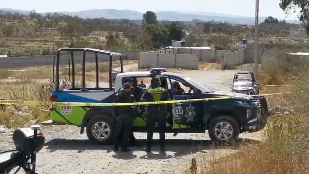  Encuentran cuerpo en descomposición en terreno baldío