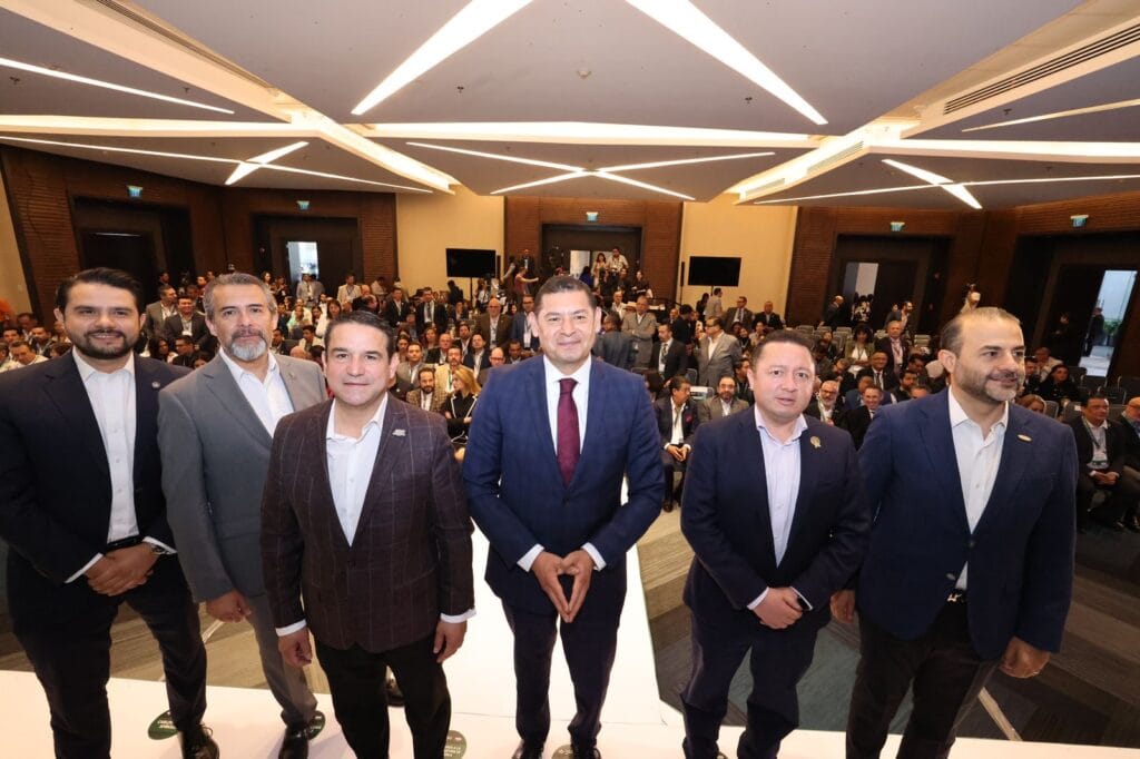 Armenta refrenda con empresarios el Plan Estatal 2024-2030 "de la mano con el sector" reitera