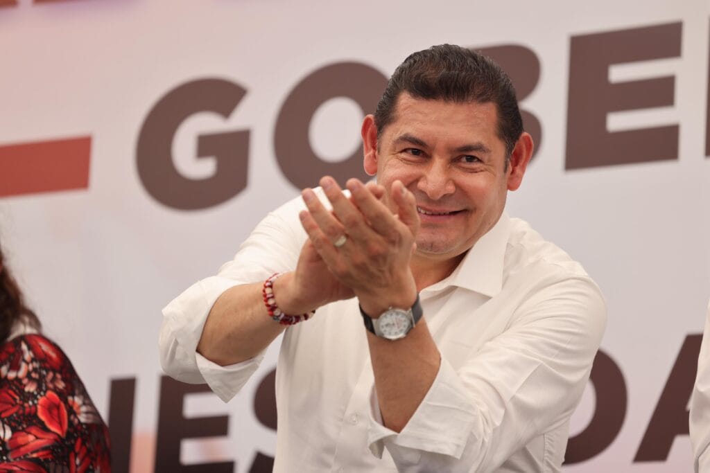 Armenta hará realidad la construcción de la carretera Tehuacán-Ixcaquixtla