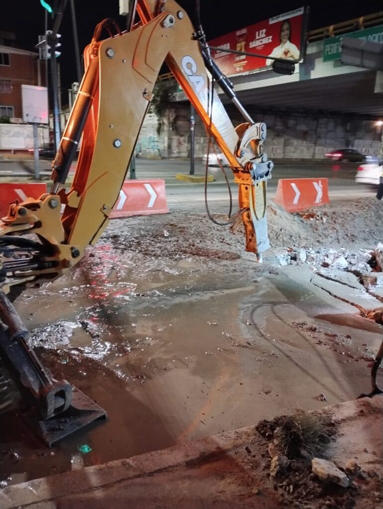 Agua de Puebla rehabilita la red de distribución de agua potable sobre la avenida 11 sur y Periférico