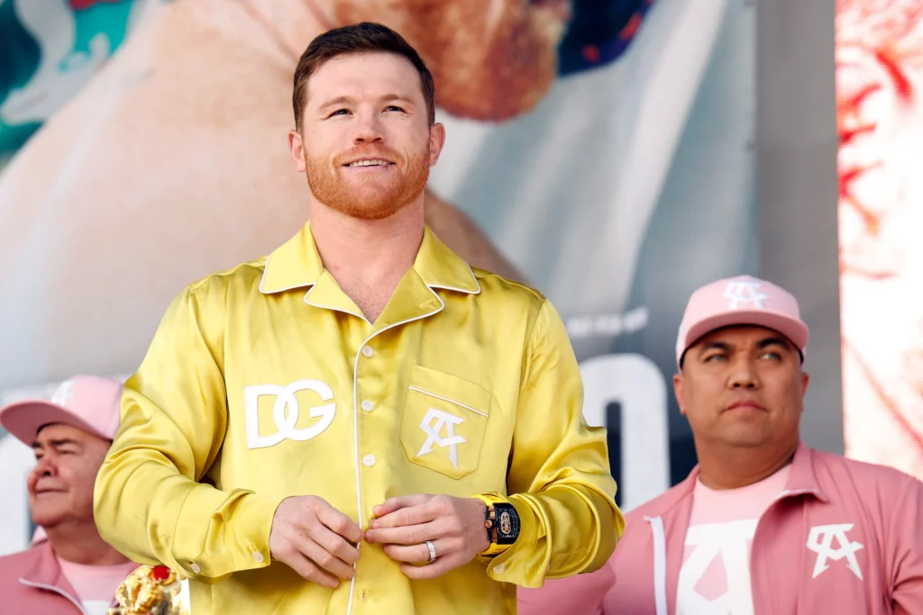 "Canelo" Álvarez pide 200 millones de dólares para enfrentar a David Benavidez
