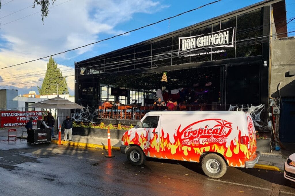 Hombre pierde la vida en riña fuera de la Cantina de Don Chingón  