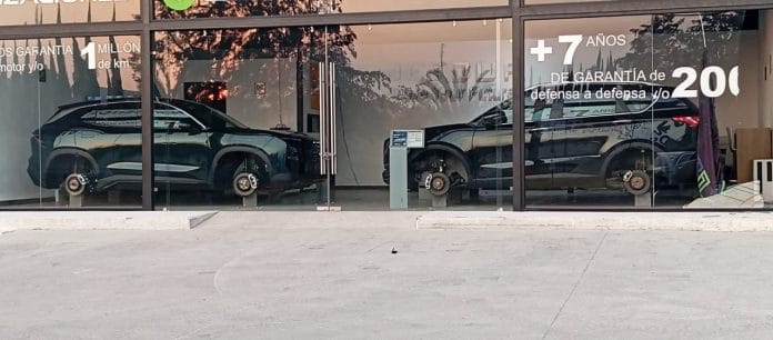 Robo de neumáticos en agencia automotriz de San Andrés Cholula