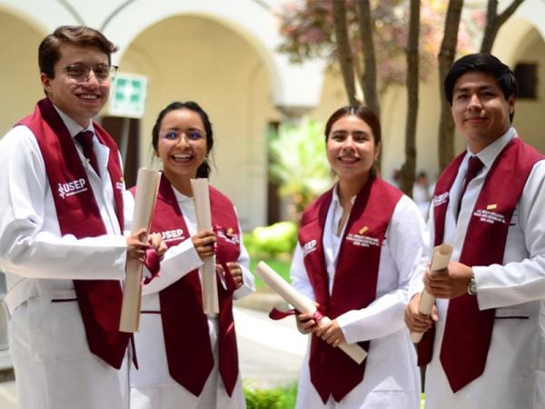 Concluyen sus estudios 283 alumnas y alumnos de la USEP