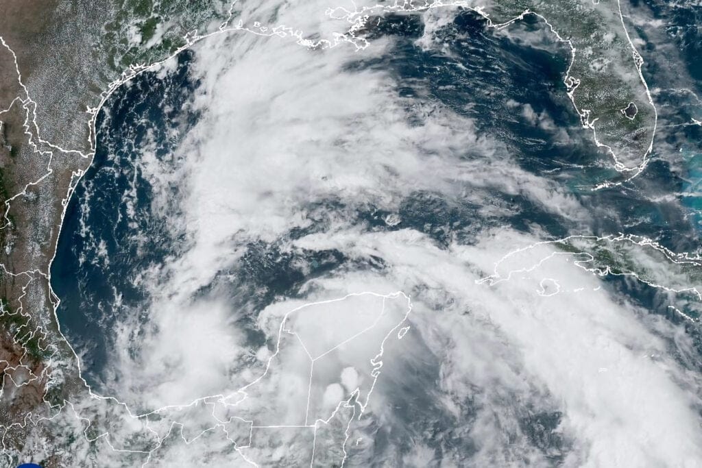 Tormenta Tropical "Alberto" podría formarse en el Golfo de México esta medianoche