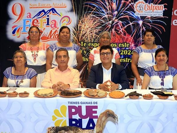 Con Feria del Mole de Calpan, gobierno estatal impulsa a cocineras tradicionales