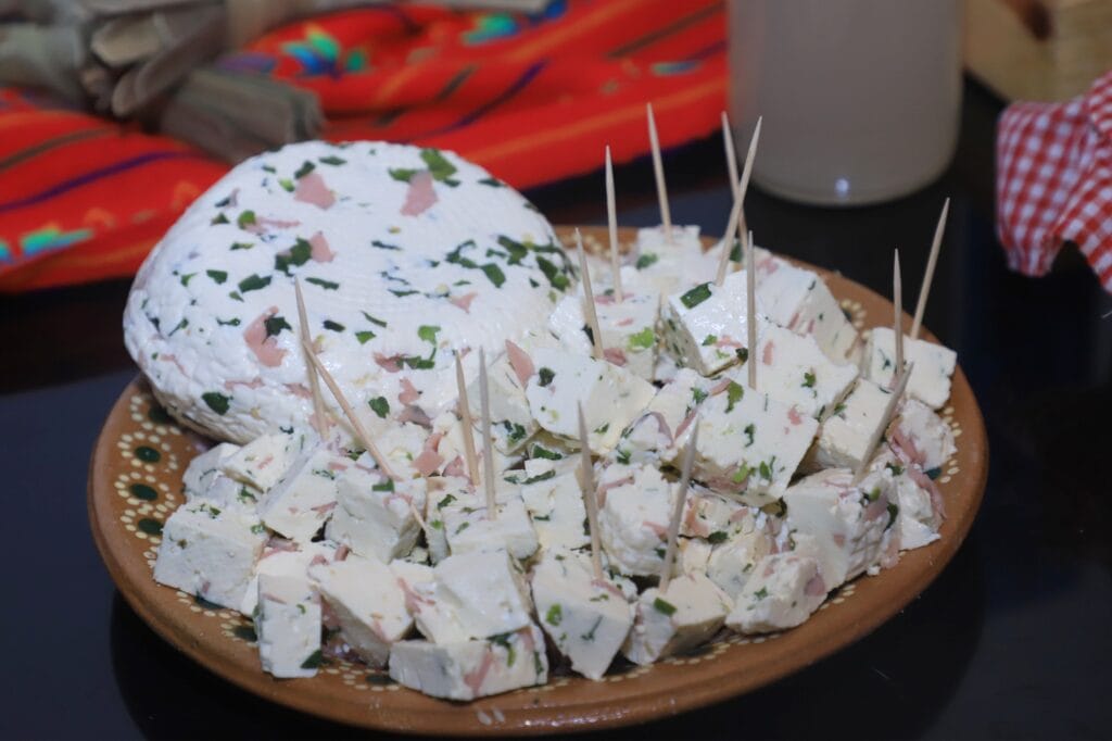 Promueve gobierno estatal “Feria del Queso y la Miel” del municipio de Libres