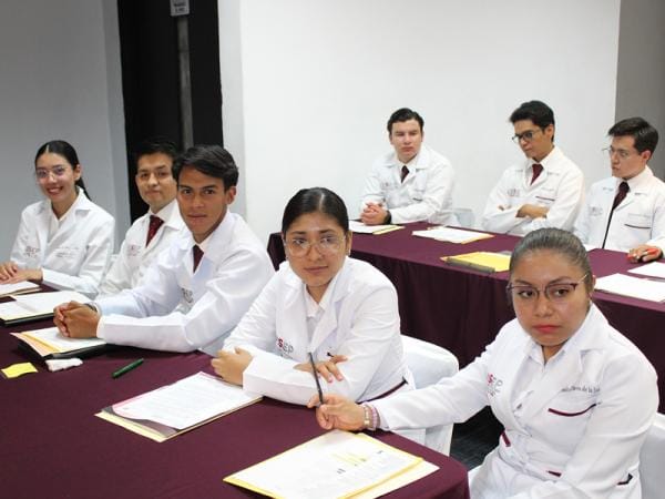 Seleccionan estudiantes de la USEP plazas de internado