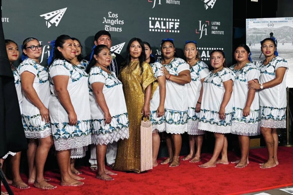 Las Amazonas de Yaxunah a lado de Yalitza Aparicio, brillan en el Festival Internacional de Cine Latino