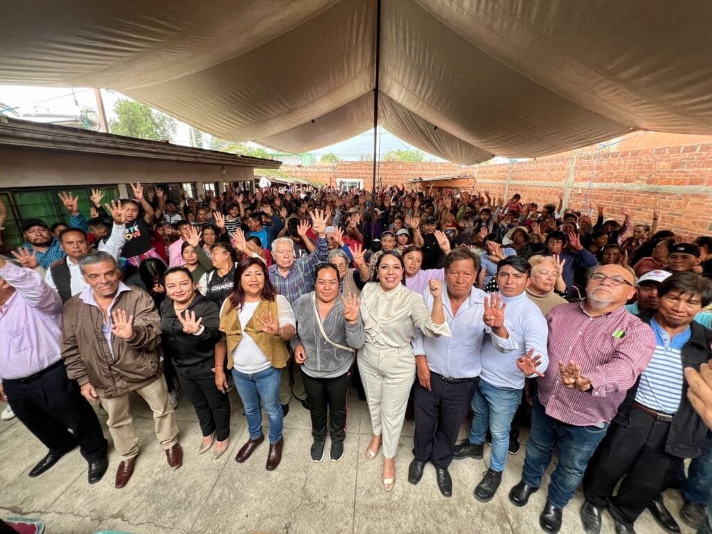 Cholultecas de Cuachayotla respaldan el triunfo de Tonantzin Fernández