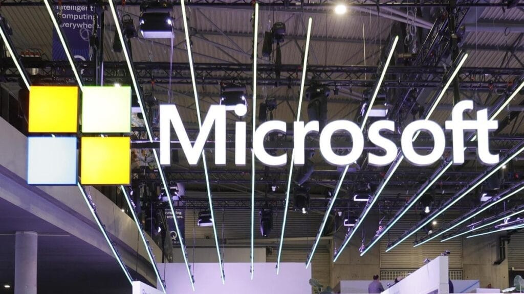 Falla global en Microsoft afecta empresas de diversos sectores