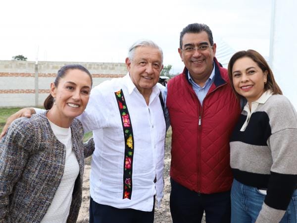 Realizan gira de trabajo por Puebla AMLO y Claudia Sheinbaum; garantizan continuidad de programas sociales