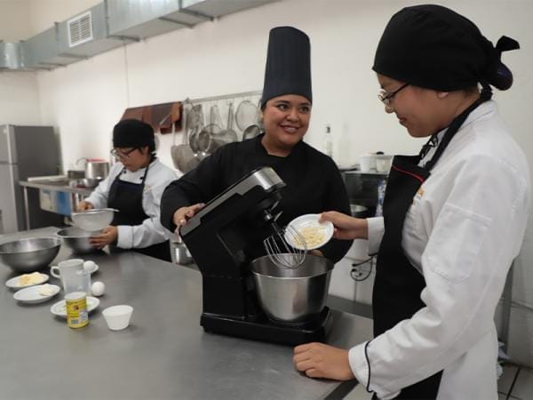Ofrece SEDIF oferta educativa en Gastronomía, Diseño de Modas y Estilismo