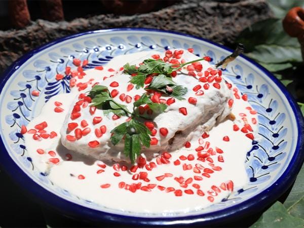 Presenta gobierno estatal temporada de Chile en Nogada 2024, platillo de orgullo y tradición