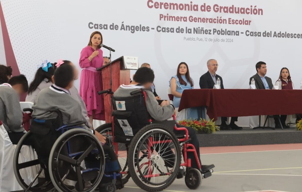 Gradúa SEDIF a estudiantes bajo su custodia; corresponden a los niveles básico y medio superior