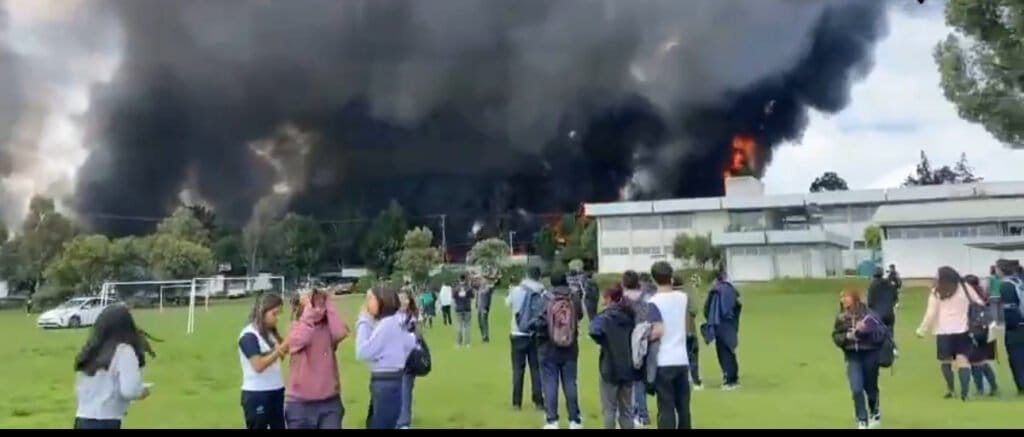 Explosión cerca de CONALEP Chipilo provoca evacuación de 529 personas