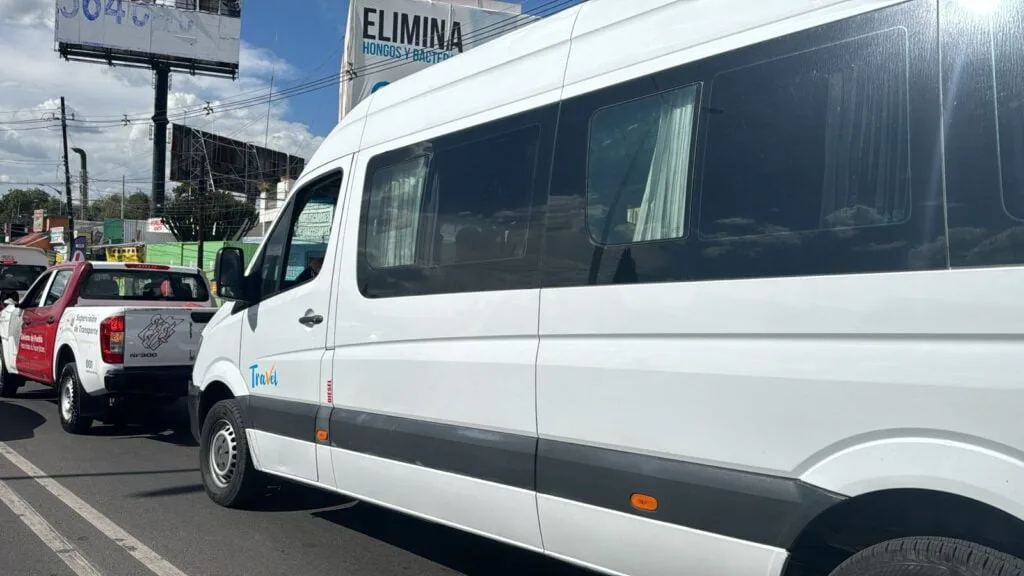 Retira SMT unidades irregulares de transporte turístico en el estado