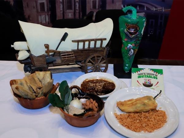 Presentan gobierno estatal y ayuntamiento Feria de Miahuatlán “Tu Mero Mole”