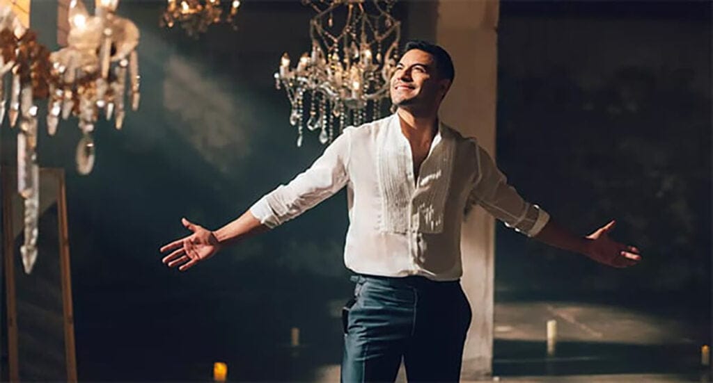 Carlos Rivera celebra 20 años de carrera con homenaje musical