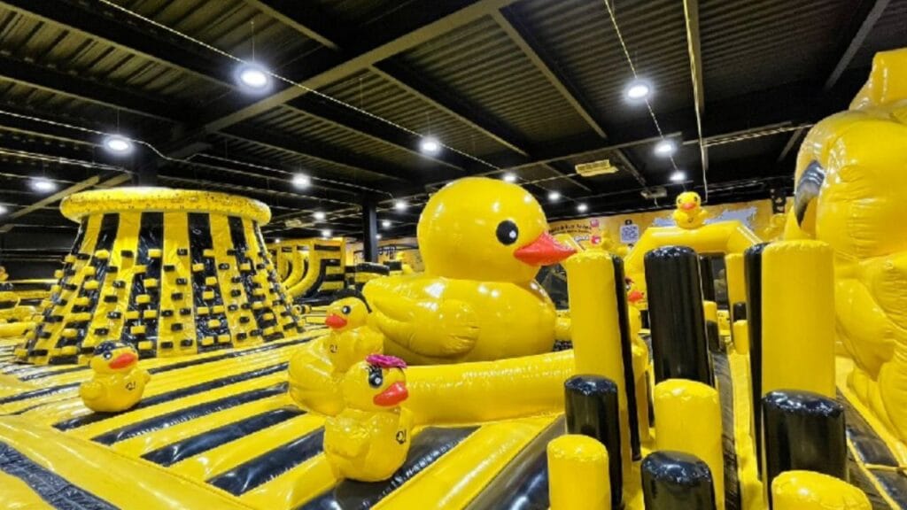 Abre en Puebla el parque inflable de patos más grande del mundo: Inflalandia Quak!