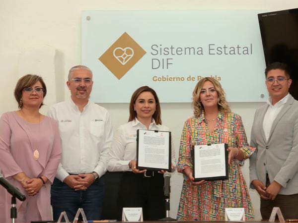 Impulsan SEDIF e IEU colaboración a favor de universitarios