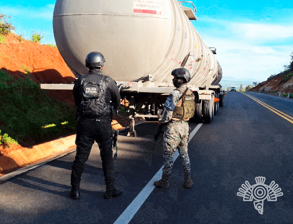 Recuperan SSP y SEMAR alrededor de 57 mil litros de hidrocarburo presuntamente robado