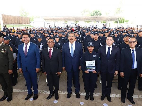 Encabeza Sergio Salomón graduación de 170 policías; los convoca a garantizar la paz social