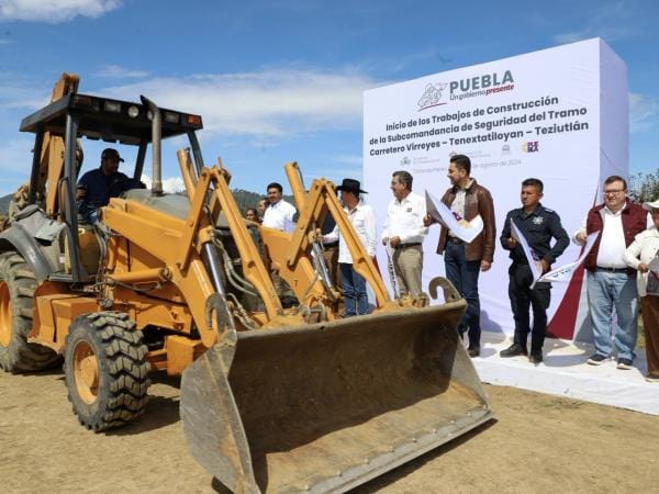 Preside Sergio Salomón trabajos de construcción de la Subcomandancia de Seguridad del tramo carretero Virreyes-Tenextatiloyan-Teziutlán
