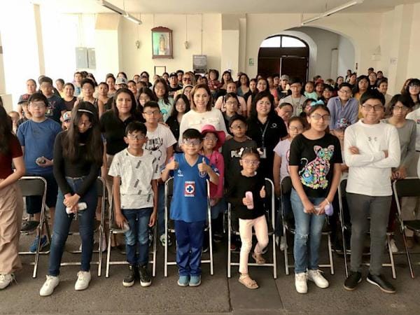 Contribuye SEDIF a mejorar salud visual de poblanas y poblanos